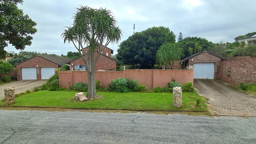 4 Bedroom Property for Sale in Seaview Eastern Cape